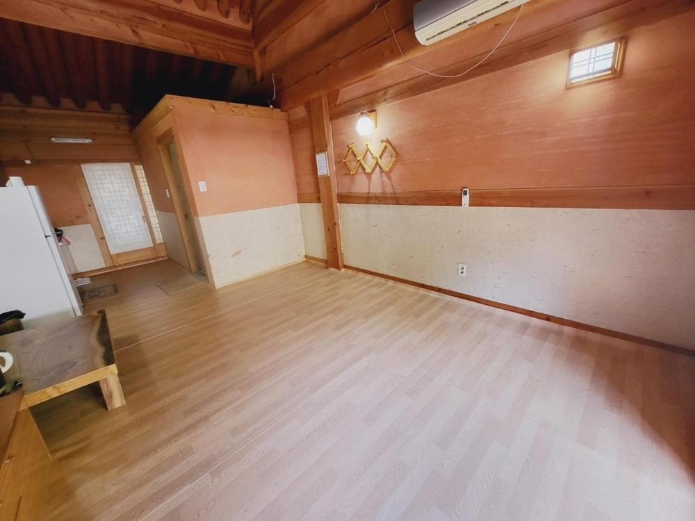 Yeongwol Hwanggung Hanok Pension Номер фото