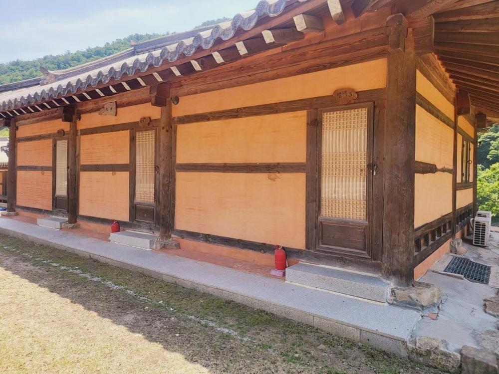 Yeongwol Hwanggung Hanok Pension Номер фото